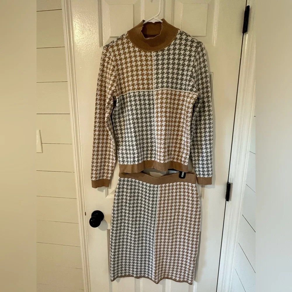 Calvin Klein Brown and Gray Houndstooth Knit Sweater Set - Picture 1 of 3